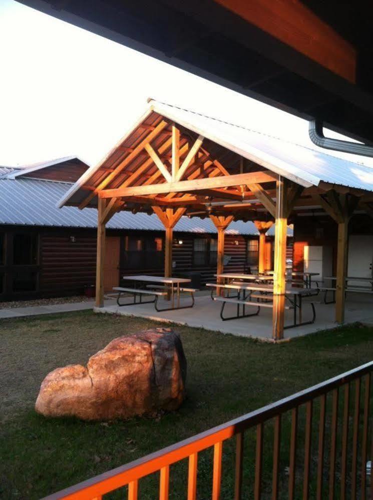 Hochatown Country Lodge Extérieur photo